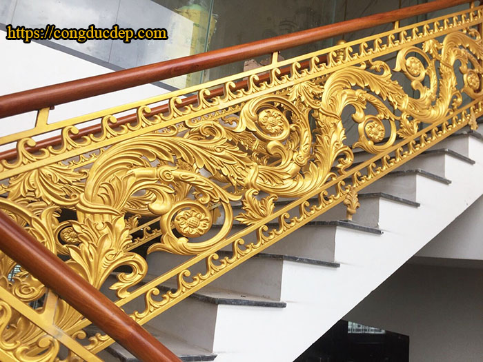 Mẫu cầu thang hợp kim nhôm cổ điển